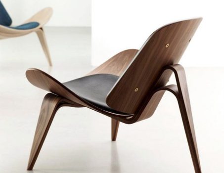 Iconic Modern Designs: The CH07 Shell Chair 1