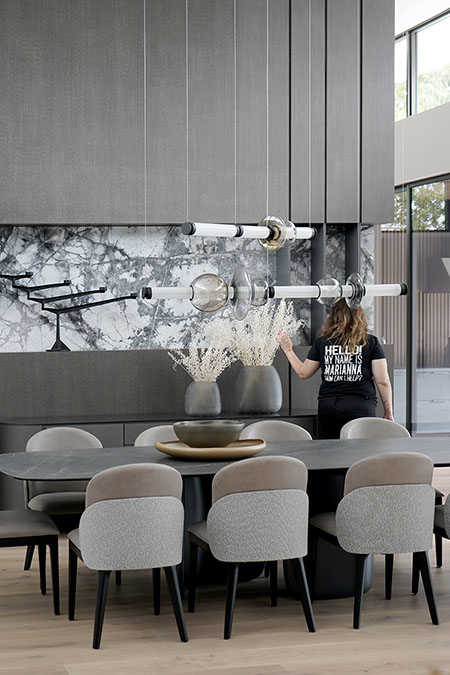 Primer encuentro con una empresa de diseño de interiores de talento ...