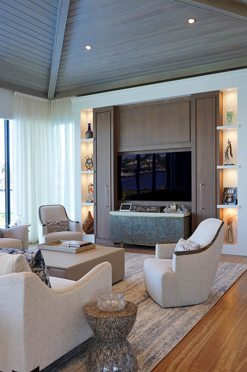 Elegant Traditional Living Room Design