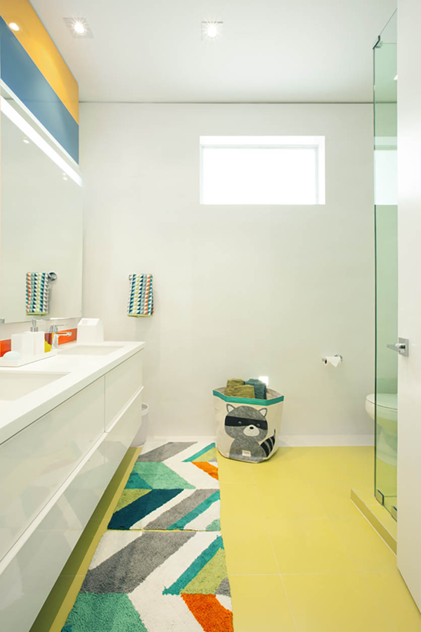 Colorful Kids Bathroom Design Idea